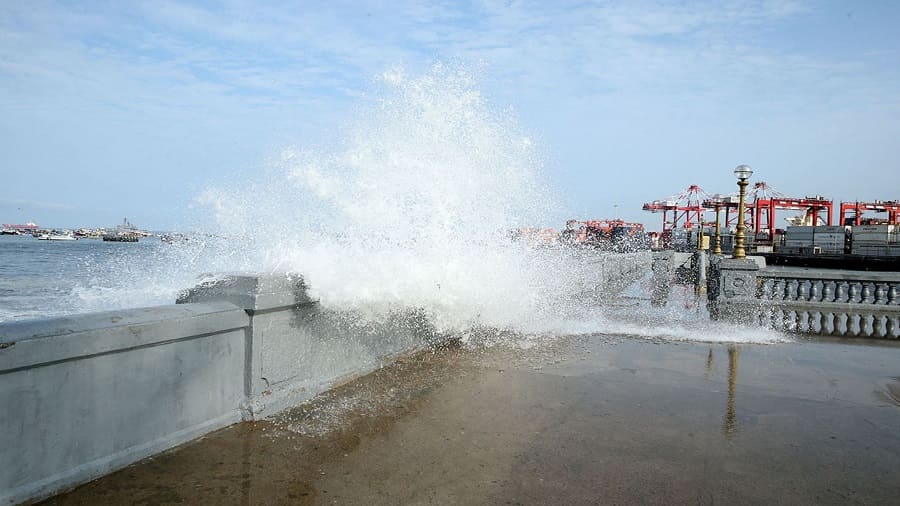 Se Cierran Puertos En El Litoral Peruano Debido A Oleajes Intensos Tvper