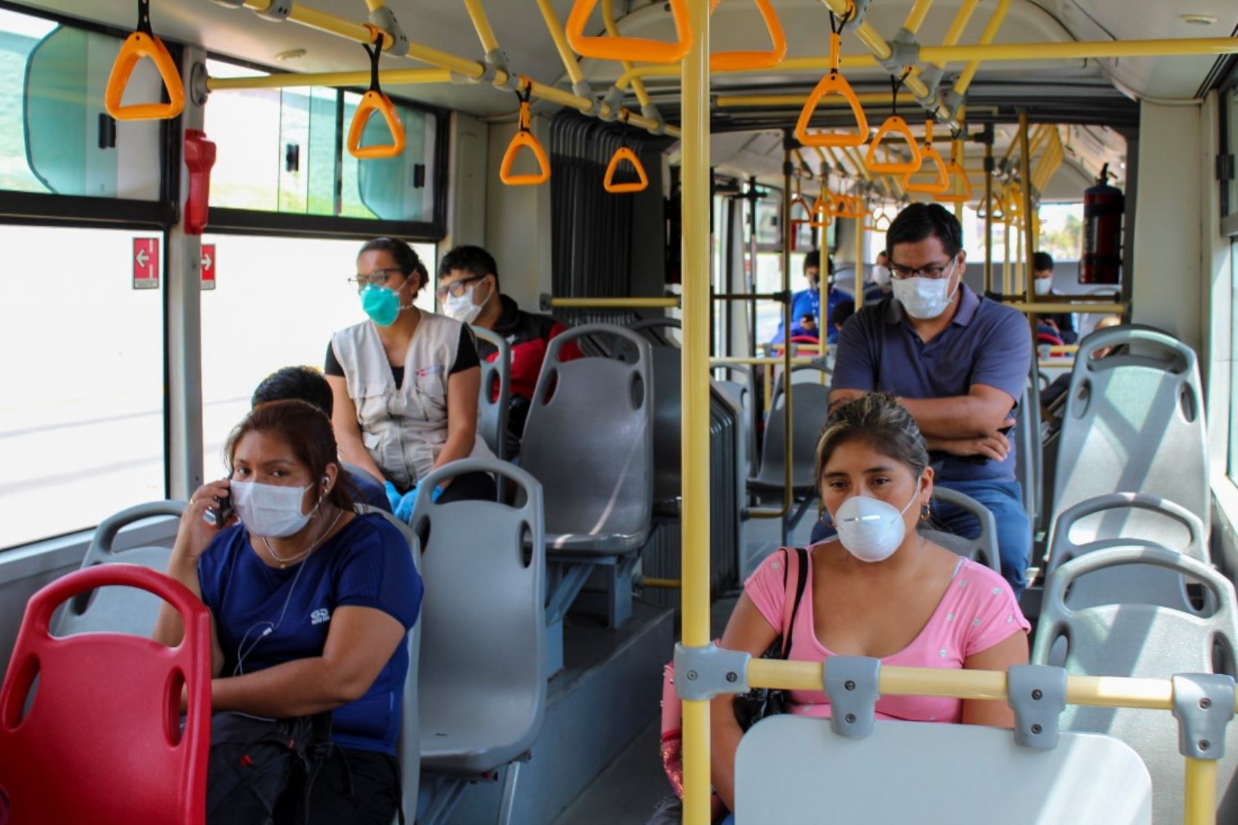 ATU: recomendaciones para utilizar y desechar mascarillas en el transporte público | TVPerú