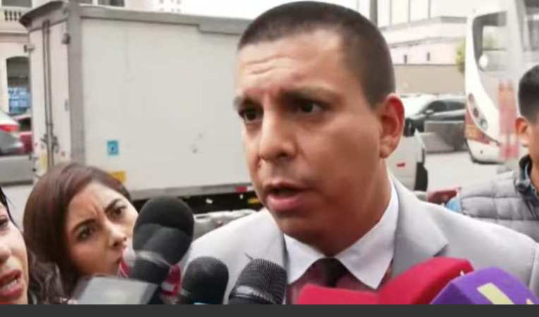A presidente Dina Boluarte “rejeita as declarações de Salatiel Marrufo”, informou o seu advogado.