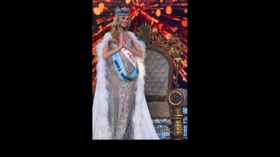   La modelo Krystyna Pyszkova, candidata de República Checa, ganó el certamen Miss Mundo 2024 que se celebró este sábado, en el Centro Mundial de Convenciones Jio en Mumba, India.  Pyszkova se impuso entre 111 candidatas provenientes de diversas partes del mundo, entre ellas nuestra compatriota, Lucia Arellano, que pese clasificar dentro del top cuarenta no 