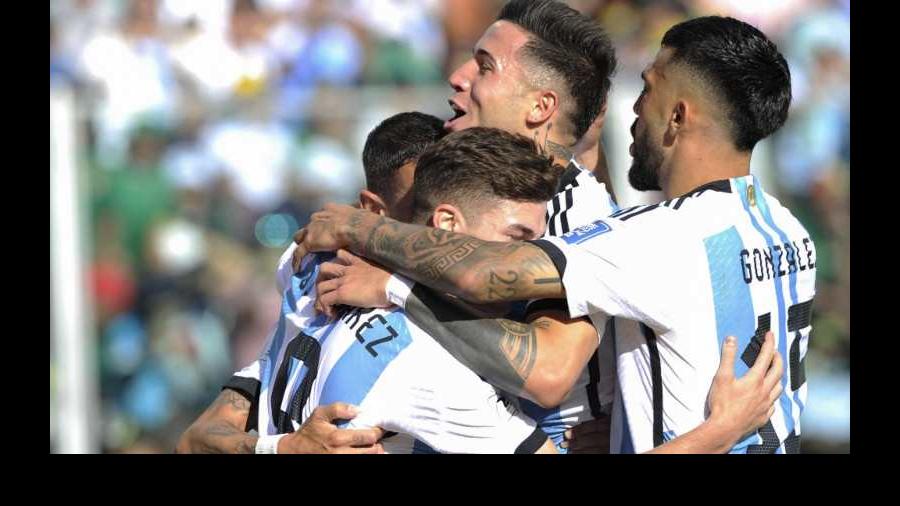 Argentina goleó 3-0 a Bolivia en La Paz