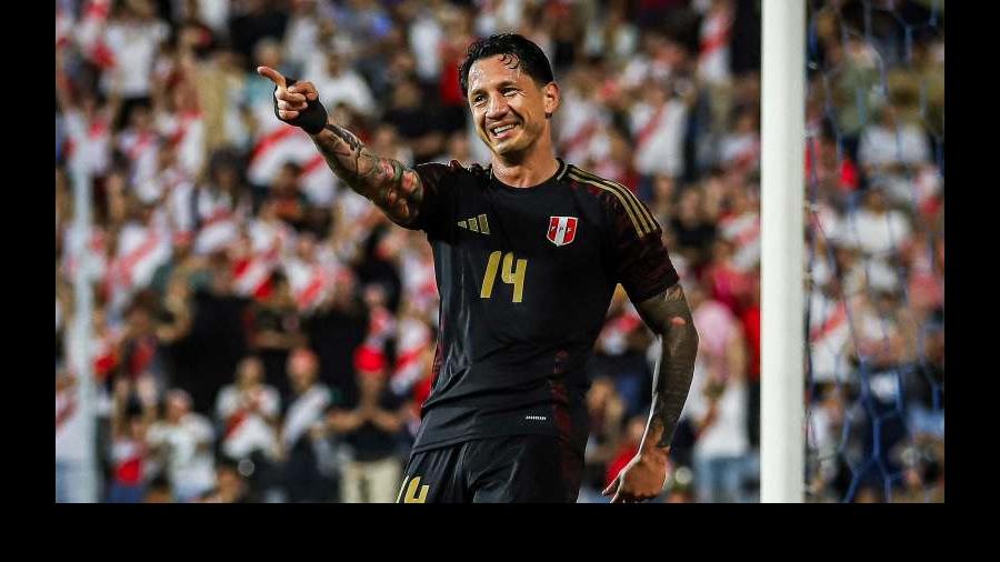 GIANLUCA LAPADULA - SELECCIÓN PERUANA