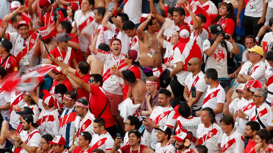 Hinchas Peruanos Alentaron A Selección Antes Durante Y Después Del Triunfo Ante Australia Tvperú