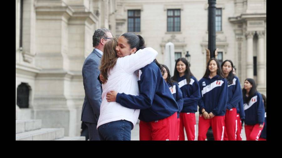 Presidenta Dina Boluarte recibió a selección femenina sub 17