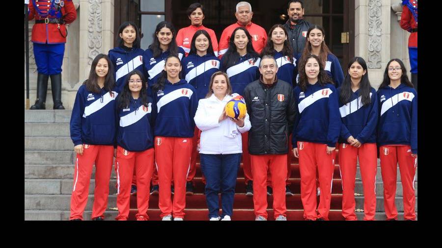 Presidenta Dina Boluarte recibió a selección femenina sub 17