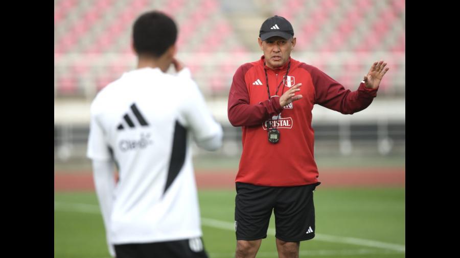 Juan Reynoso - Técnico de Perú