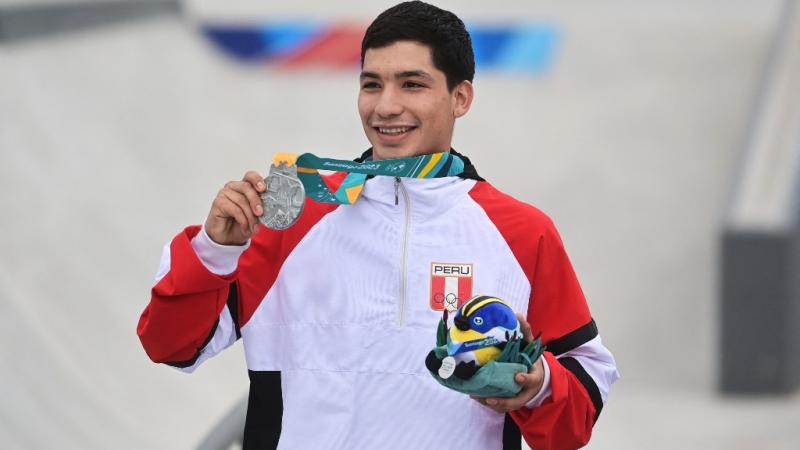 angelo caro medalla de plata