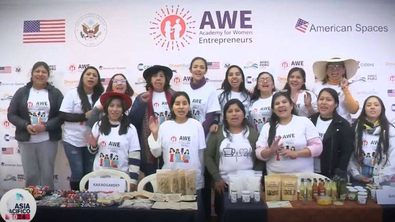 APEC Ciudadano: mujeres emprendedoras presentan productos peruanos en feria de Cusco