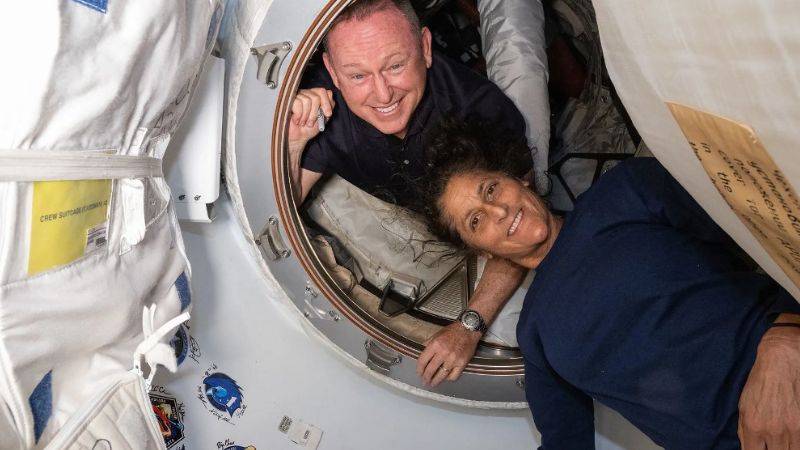 Astronautas varados en la EEI desde junio están más cerca de regresar a casa