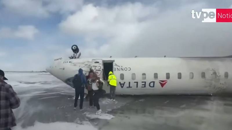 avión se vuelca