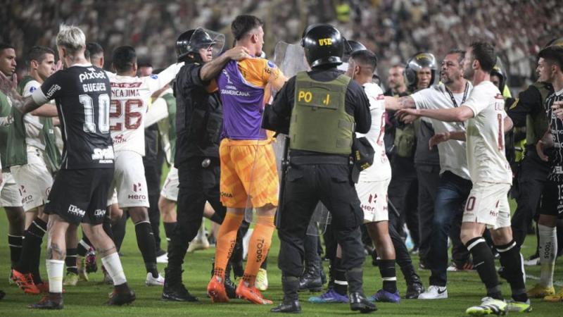 BRONCA UNIVERSITARIO - CORINTHIANS