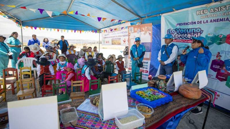 anemia  campaña para niños indígenas del Lago Titicaca Puno