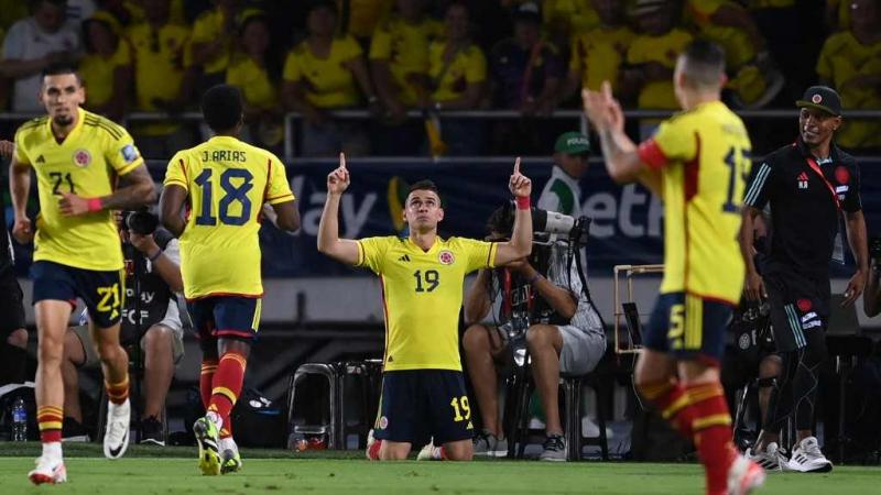 COLOMBIA GANÓ EN DEBUT ANTE VENEZUELA