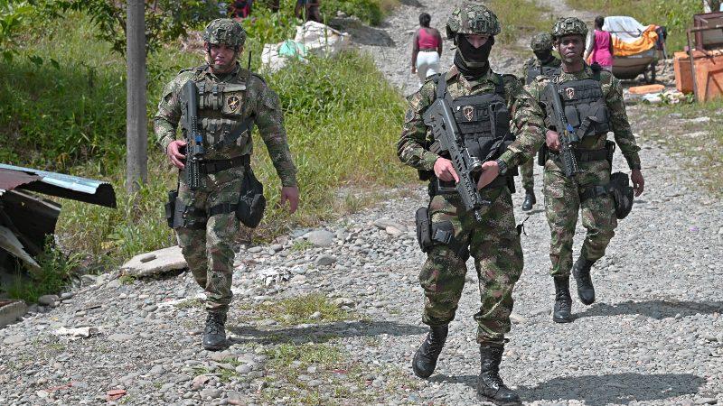 Soldados de Colombia carteles guerrillas.