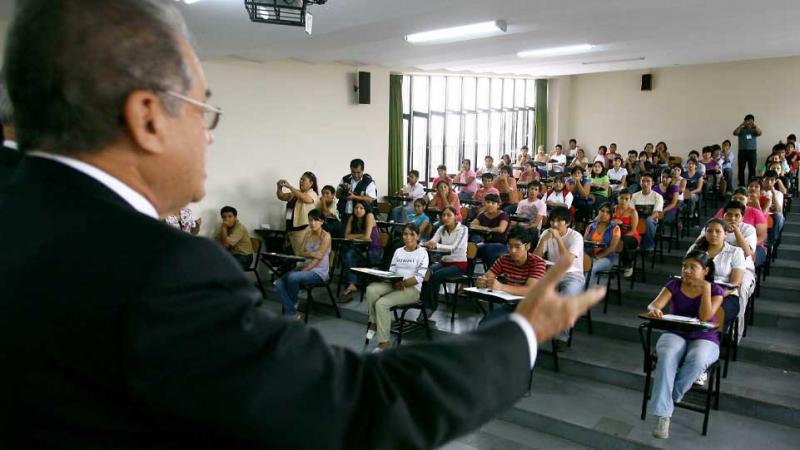 Congreso    docentes universitarios  grados académicos