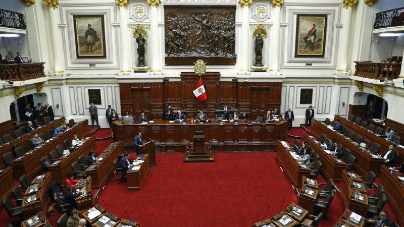 Proyecto de financiamiento de partidos regresó a comisión