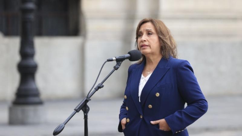 Dina Boluarte Universitario Alianza Lima fútbol peruano