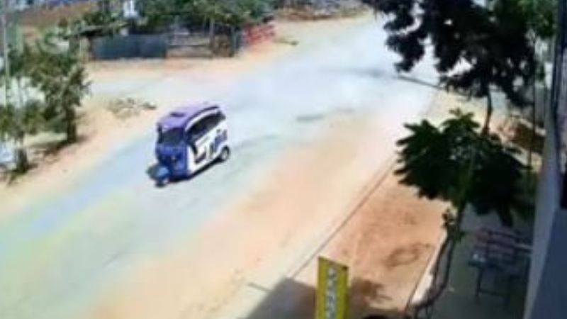 Dos muertes tras colisión de mototaxi que llevaba a siete personas