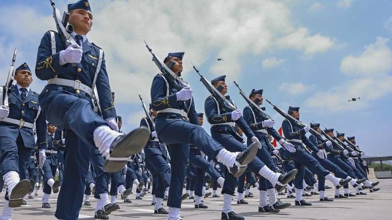 gobierno remuneraciones Fuerzas Armadas ejército marina