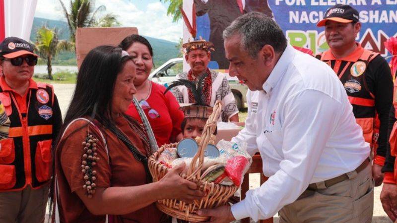 Ejecutivo lleva ayuda humanitaria a Junín