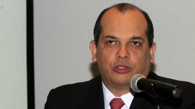 Luis Castilla: Poder Judicial autorizó viaje de exministro de Economía