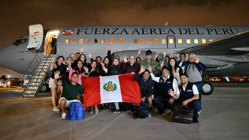 presidencia fuerza aérea Cancillería jamaica peruanos repatriados