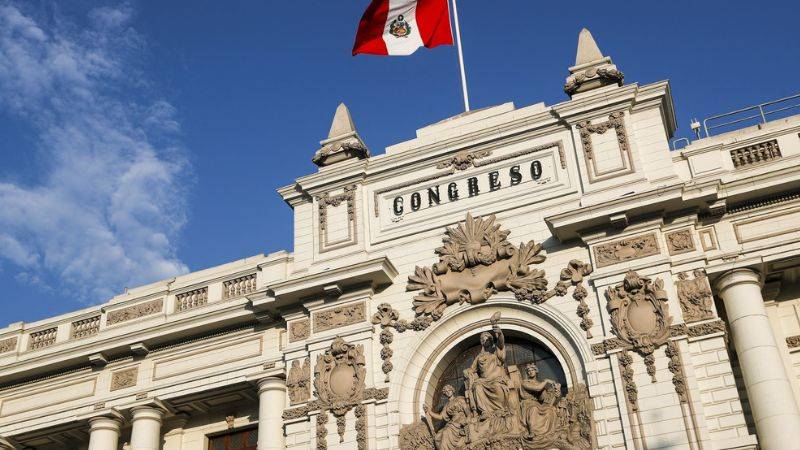Fiscalía interviene oficinas del Congreso por presunta red de prostitución y recaba registros clave para investigación contra exfuncionario