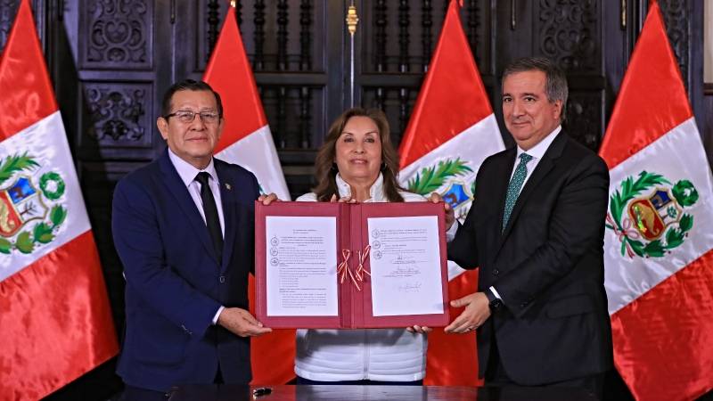 presidenta Dina BOluarte Foncomún