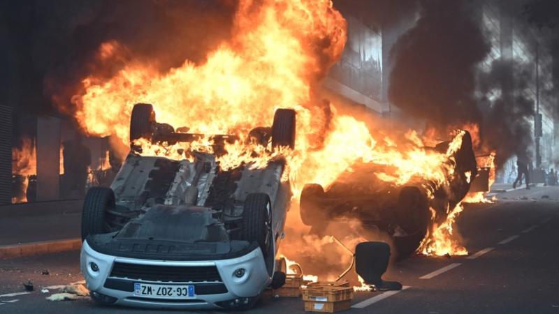 Francia: continúan protestas y disturbios por la muerte de adolescente a manos de la Policía