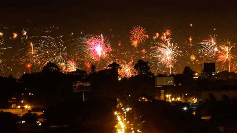 navidad fuegos artificiales