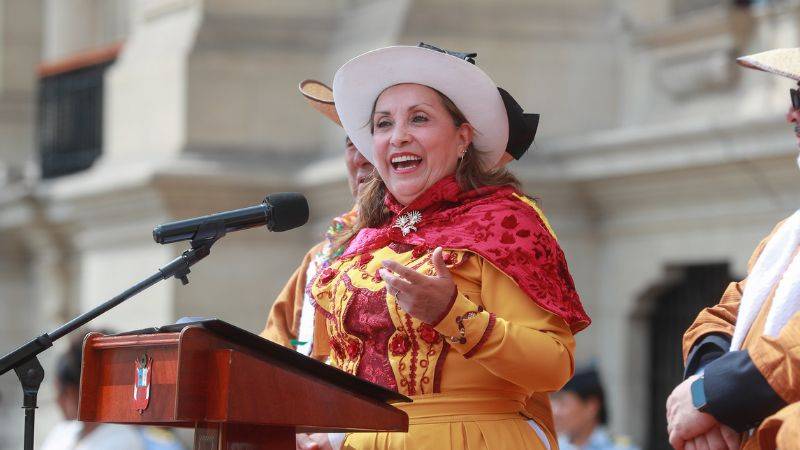 Presidenta Dina Boluarte.