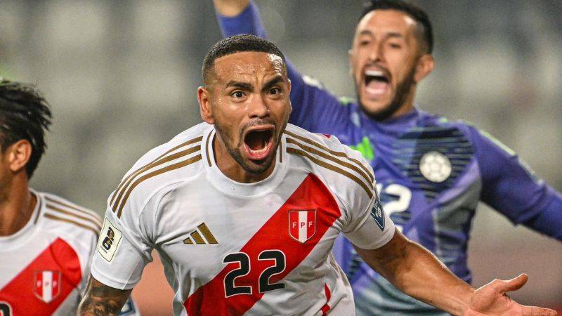 Gol de Alexander Callens contra Colombia en las Eliminatorias