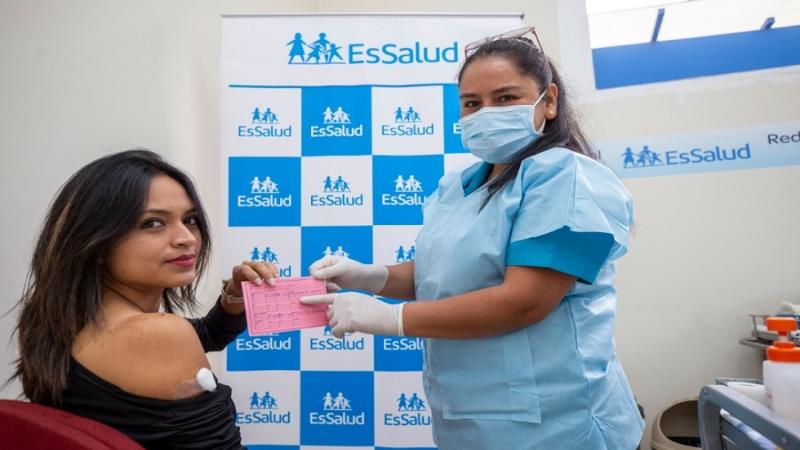 EsSalud Aplicó Más De 115 000 Dosis De Vacunas Contra La Hepatitis B A ...