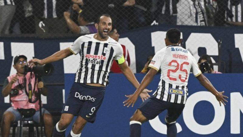 Hernán Barcos renueva con Alianza Lima y anuncia su retiro al final de la temporada 2025