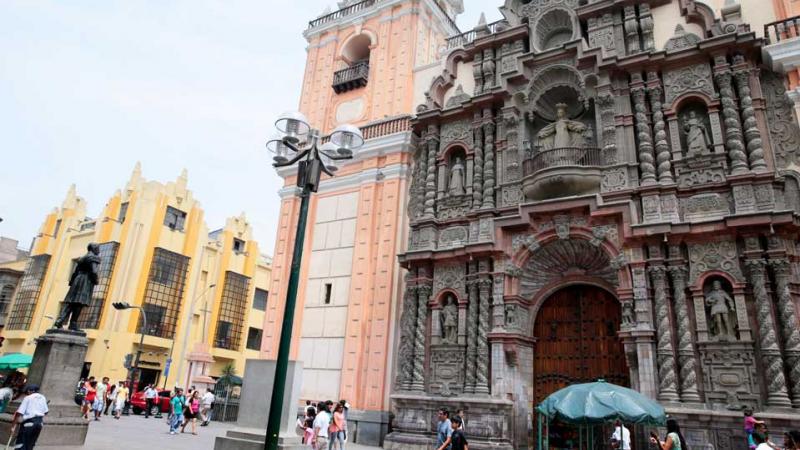 Semana Santa menores de edad  adultos mayores  iglesias