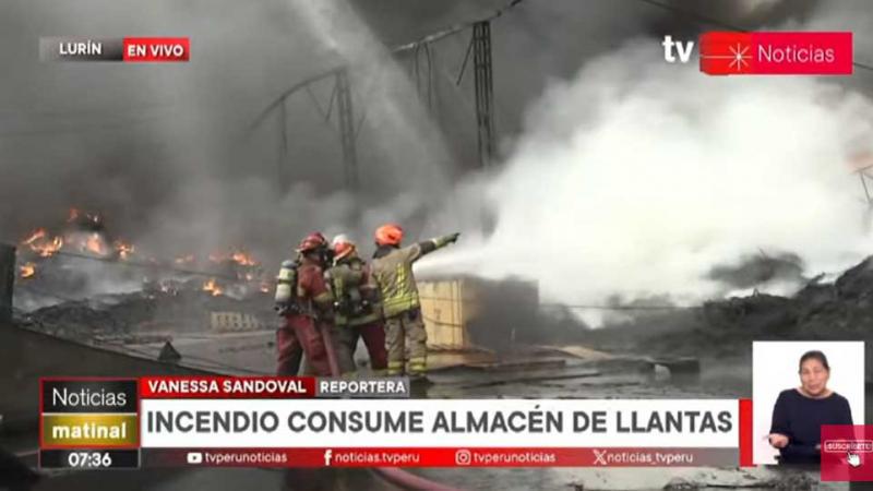 Lurín: bomberos atienden incendio de grandes proporciones en almacén de llantas