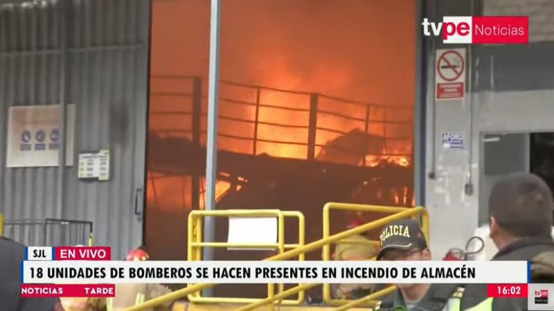 San Juan de Lurigancho: se registra incendio de grandes proporciones en almacén