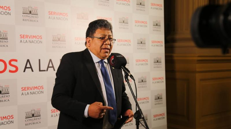 Jorge Flores Ancachi recorte de sueldos Congreso congresistas María del Carmen Alva Jorge Montoya José Cueto Roberto Chiabra Comisión de ética audios