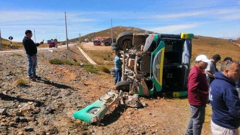  La Libertad: vuelco de bus interprovincial deja cinco heridos 