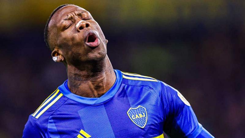 Luis Advíncula  partido  Boca Juniors Selección Peruana