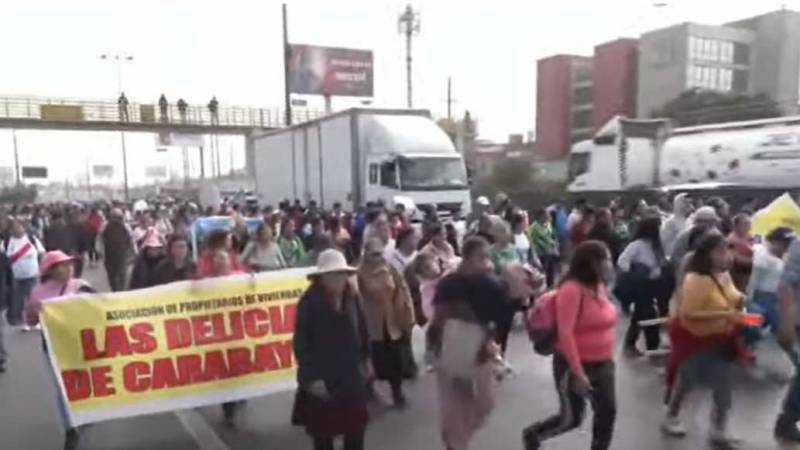 vecinos de Carabayllo   agua potable  alcantarillado