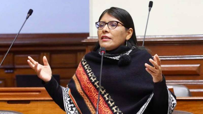 Perú Libre anunció la expulsión de la congresista Margot Palacios
