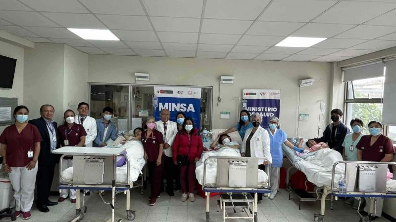Maternidad de Lima Instituto Materno Perinatal Navidad Recien nacido Minsa Bebes