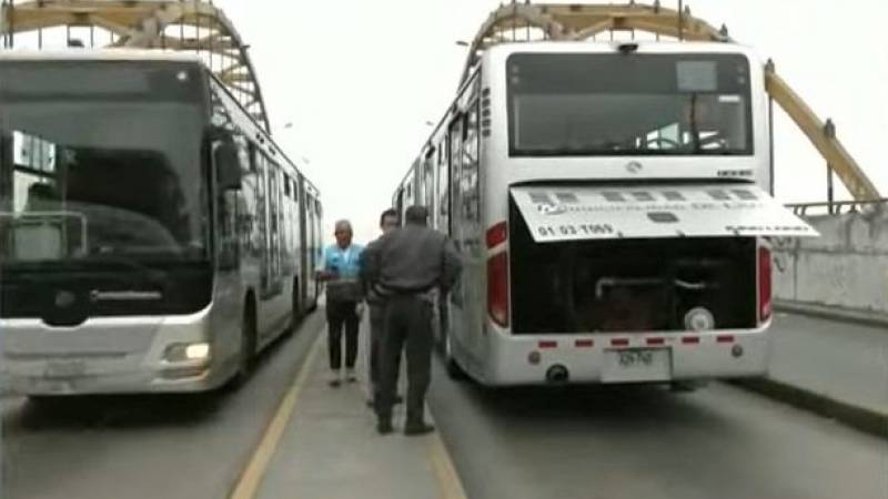 Metropolitano  congestión vehicular  