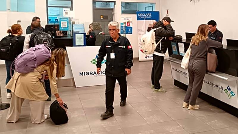 migraciones aeropuerto Jorge Chávez pasajeros varados 