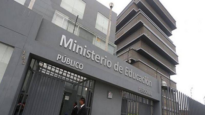 Ministerio de Educación anuncia retiro de docentes y administrativos por 