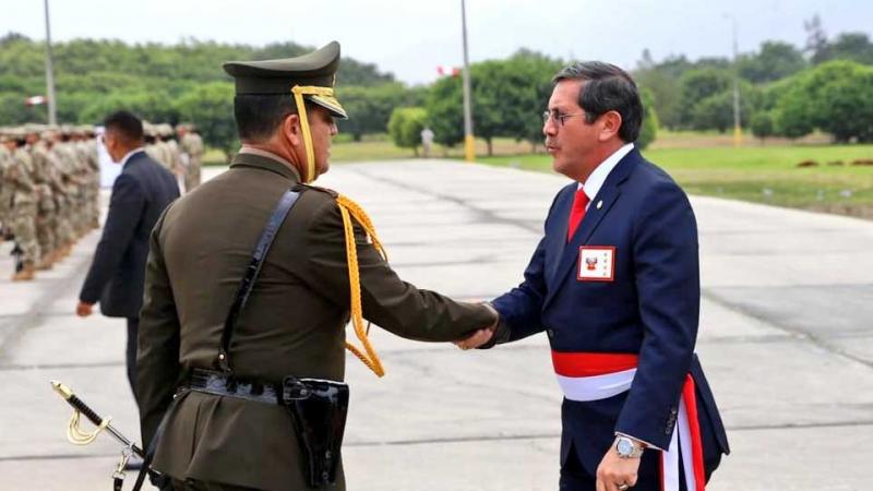 Ministro de Defensa ceremonia  altos mandos militares