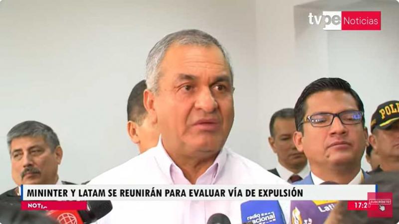 expulsión extranjeros indocumentados  ministro del Interior