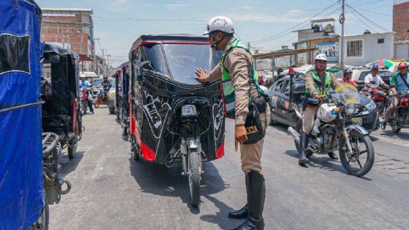 Piura intervienen 20 mototaxis