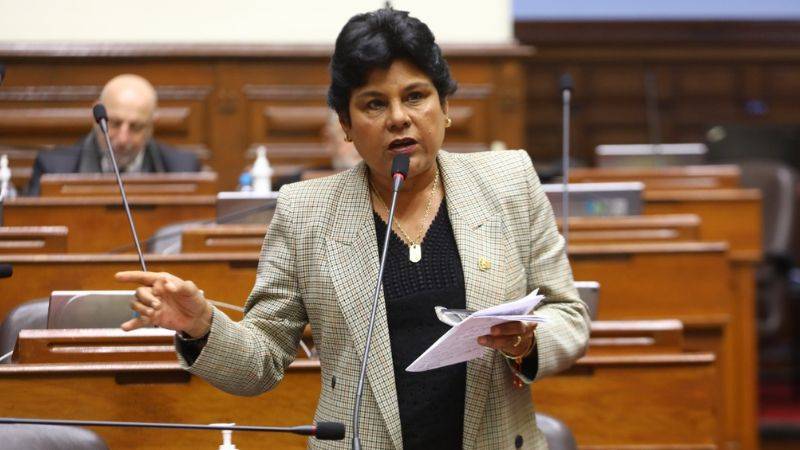 Norma Yarrow postulará a la Mesa Directiva